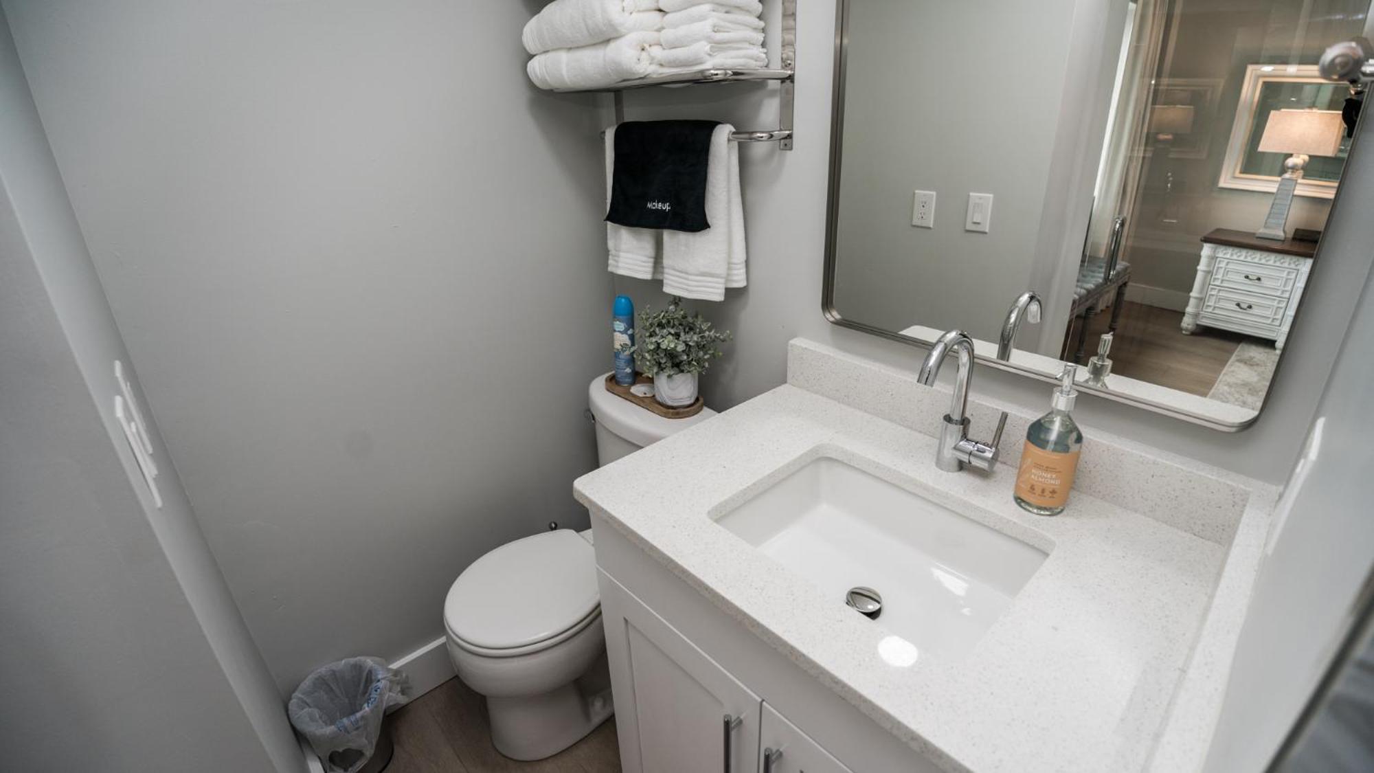 New Rental - 3Br 3Ba Corner Beachfront - 2024 Remodel - 3 Pools, Tiki Hut, Gym, Tennis Panama City Beach Exterior foto
